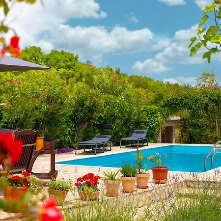 Alexandra Villa