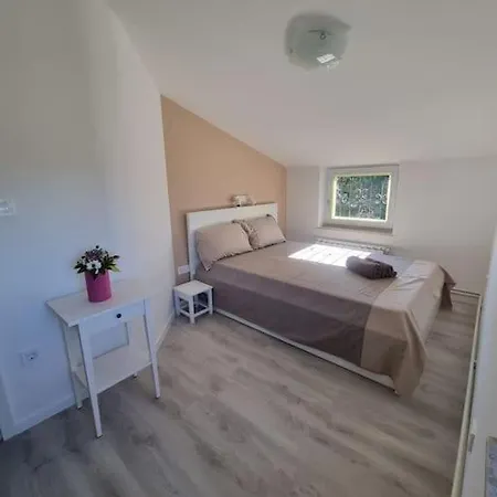 Alexandra Villa *
